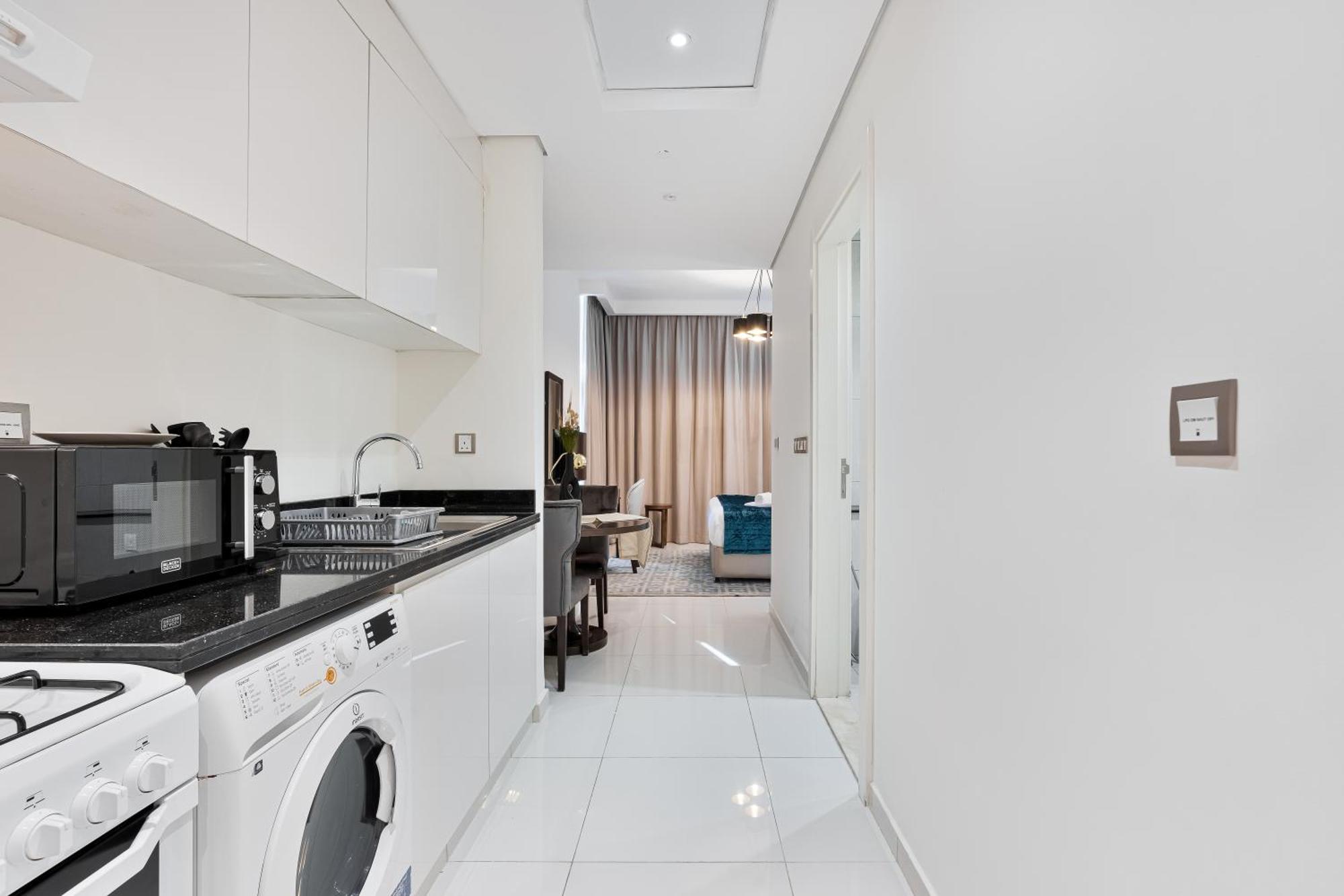 Urban Sanctuary With Pool, Gym And Playground Apartment