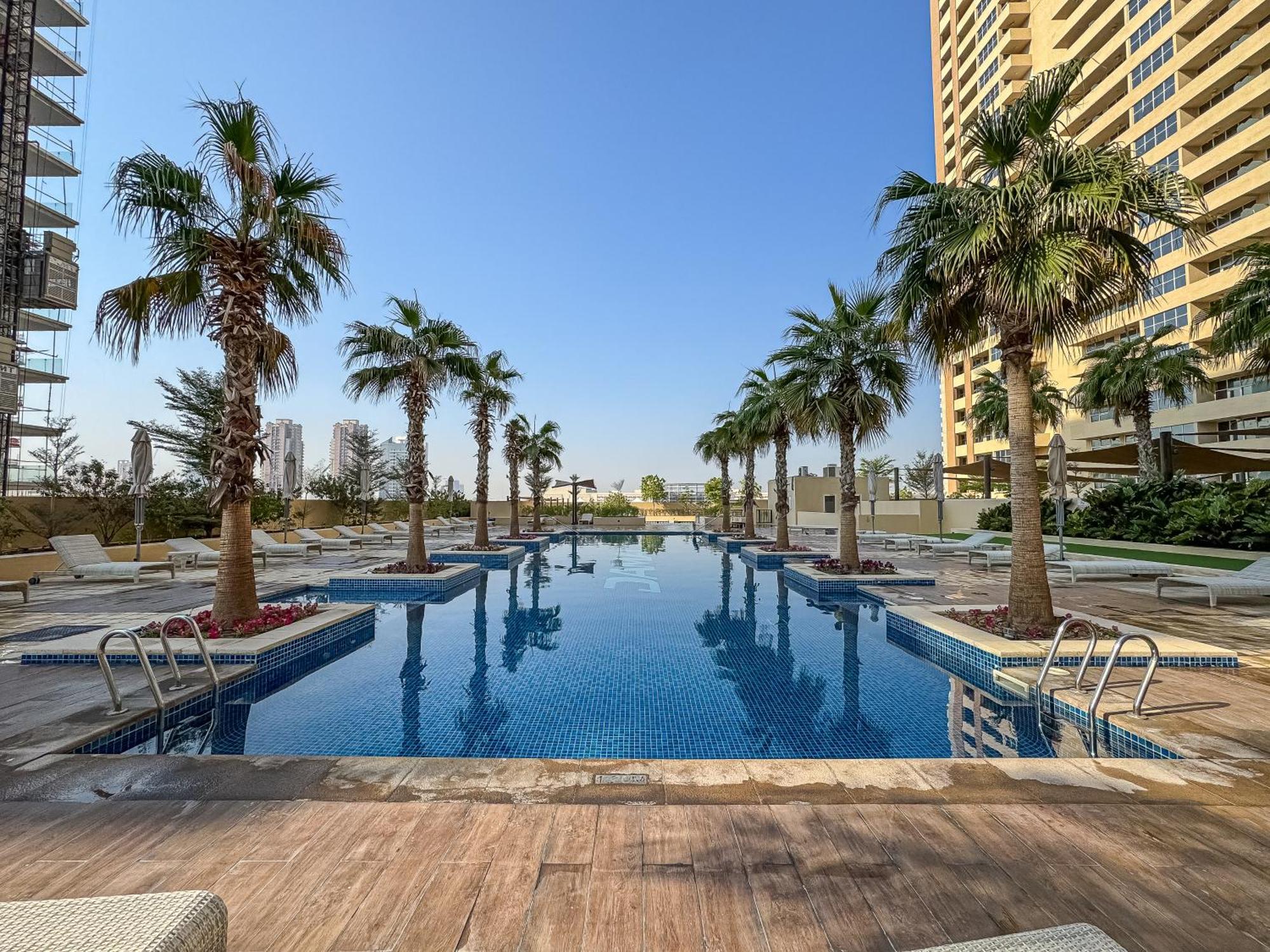 Urban Sanctuary With Pool, Gym And Playground Apartment *