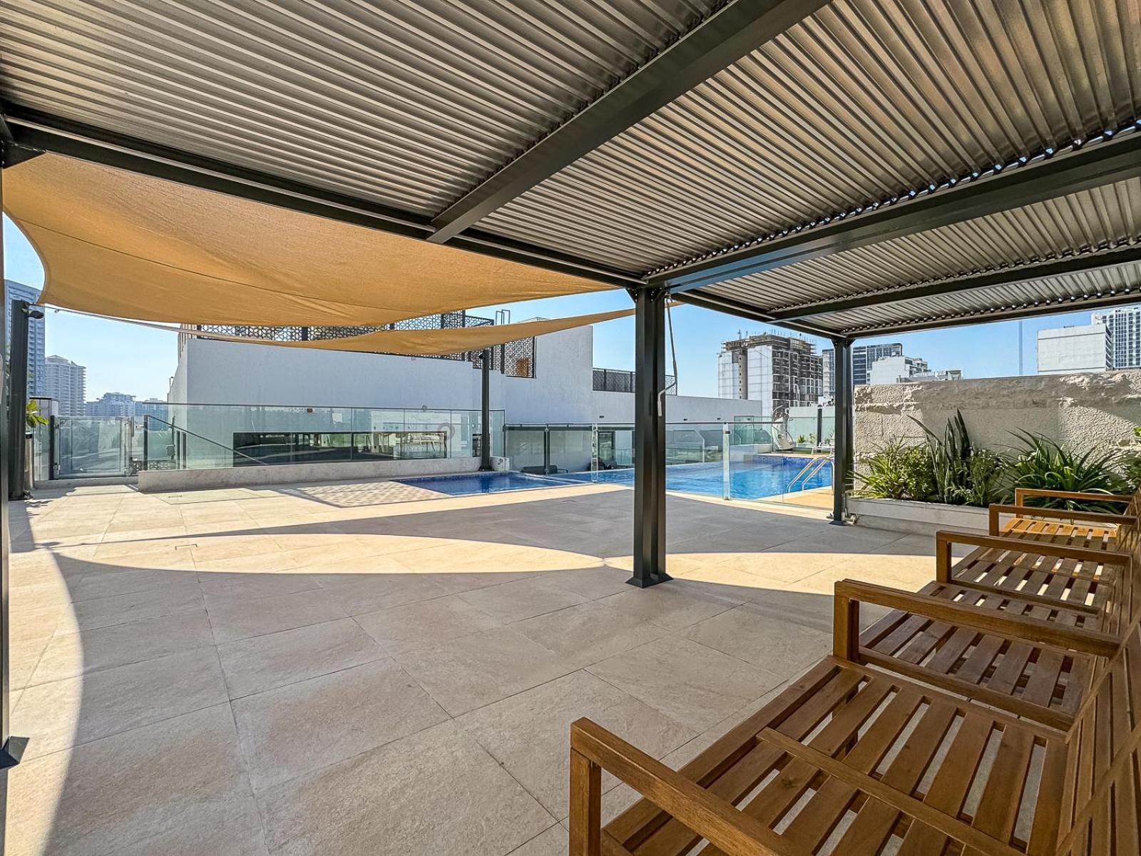 Modern With Pool, Gym And Bbq Area *