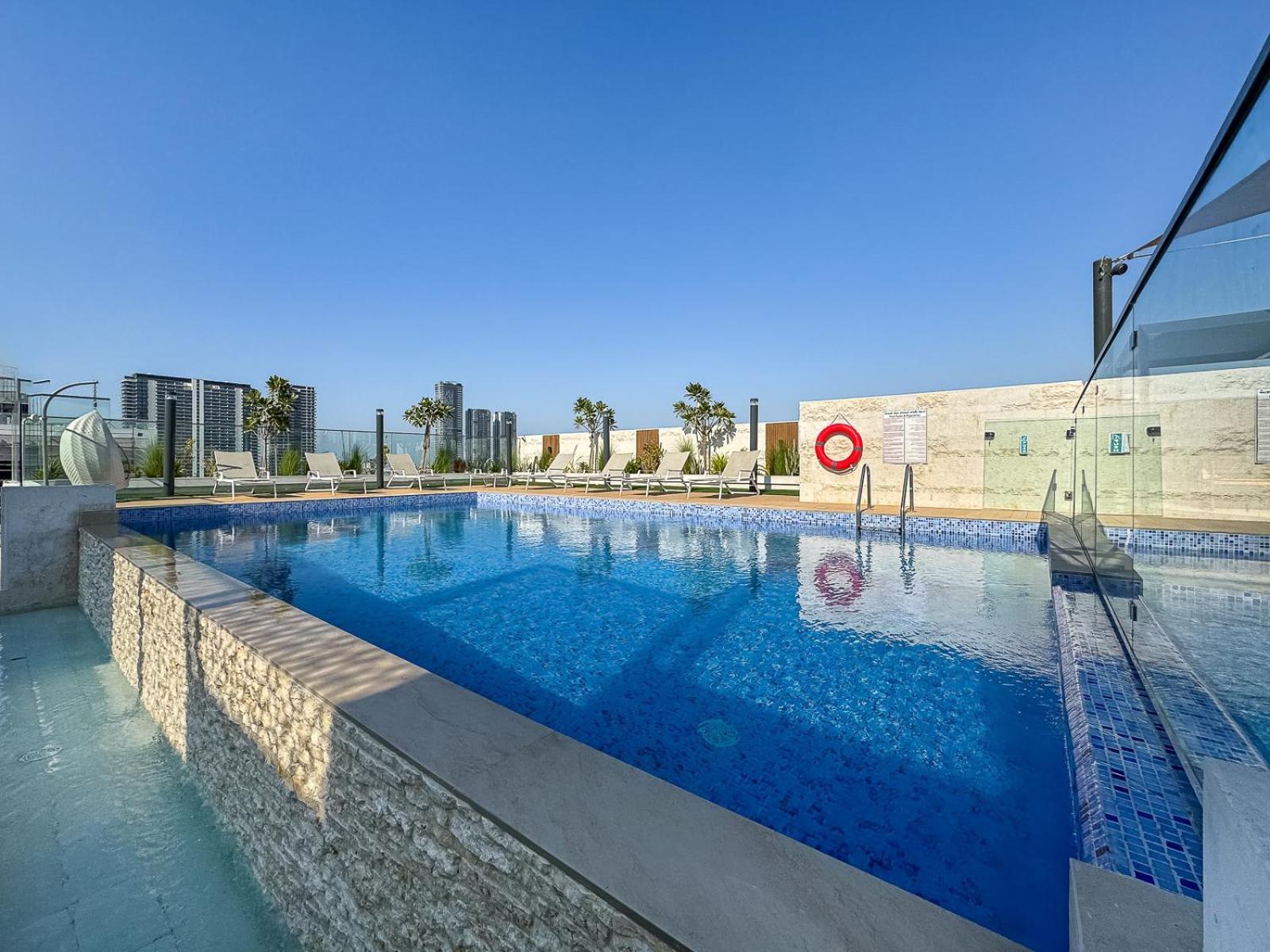 Modern With Pool, Gym And Bbq Area