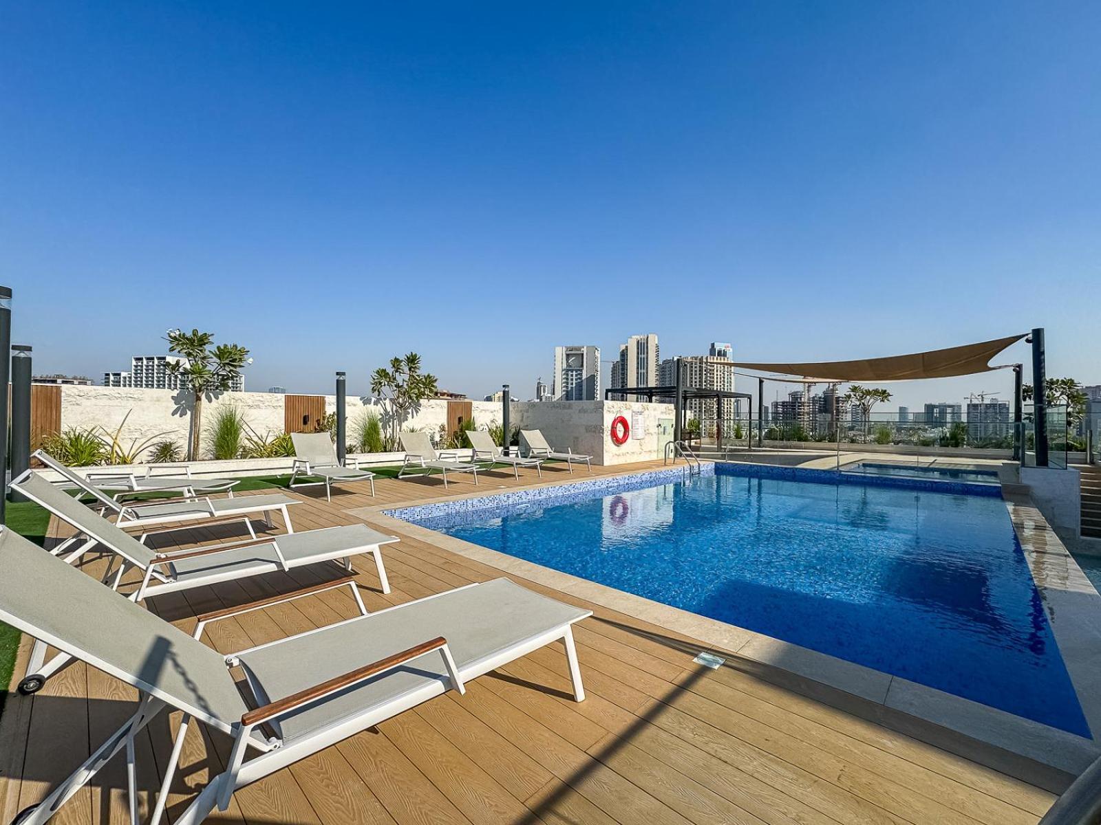 Modern With Pool, Gym And Bbq Area Apartment