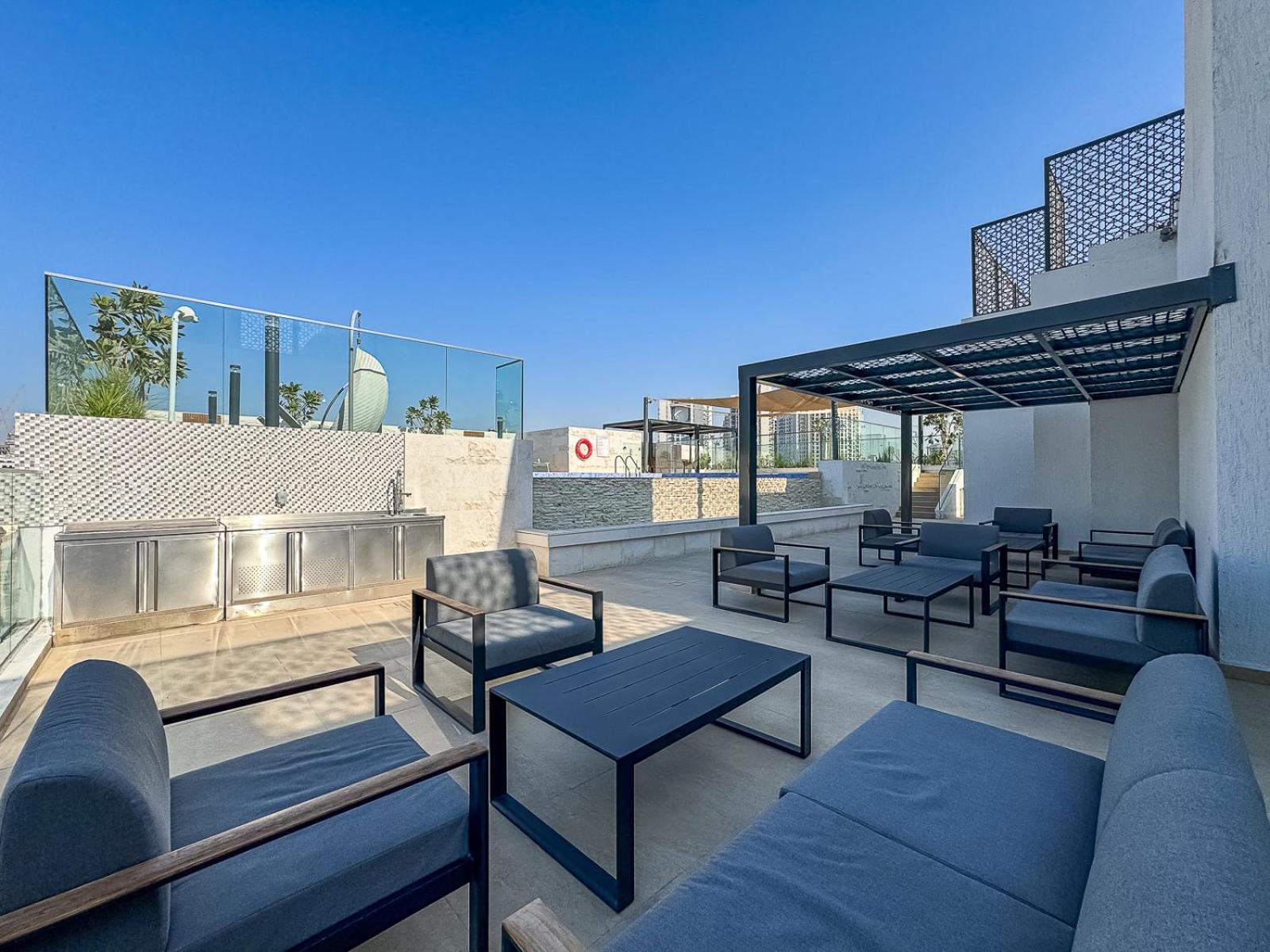Modern With Pool, Gym And Bbq Area