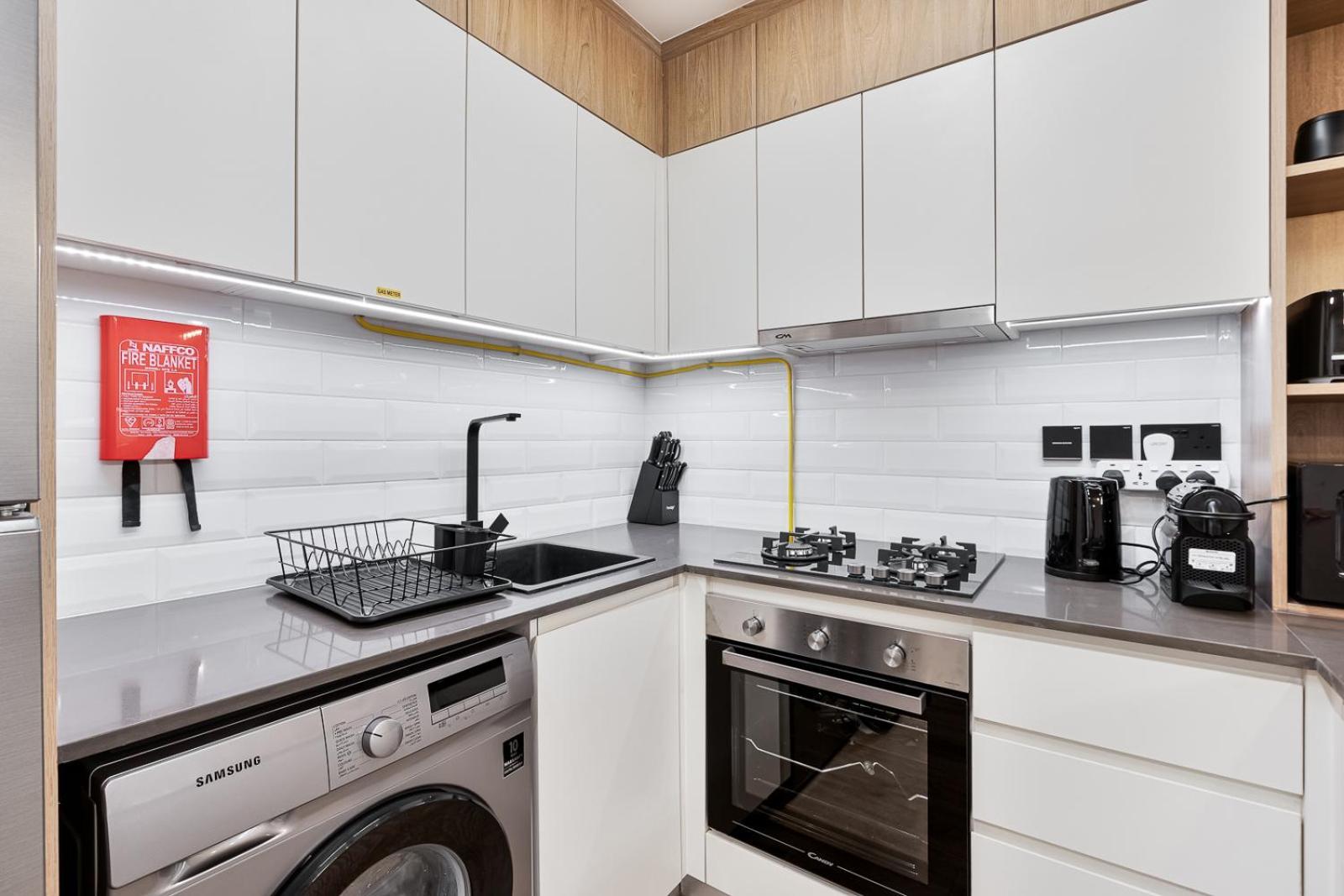 Modern With Pool, Gym And Bbq Area Apartment