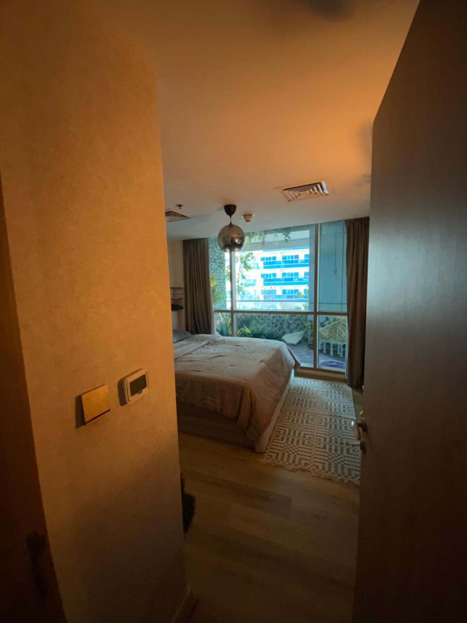 Fully Upgraded Luxurious One Bedroom Between Marina And Jbr Apartment Dubai