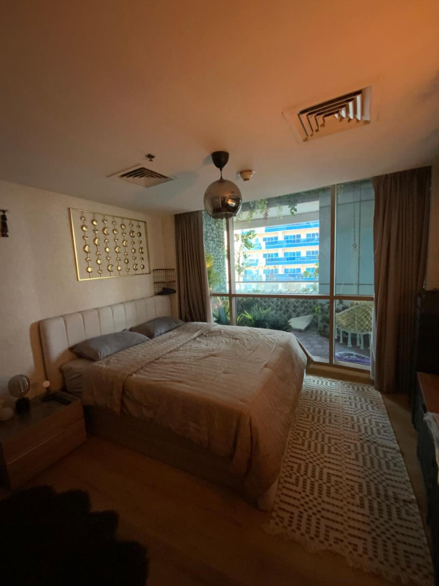 Fully Upgraded Luxurious One Bedroom Between Marina And Jbr Dubai