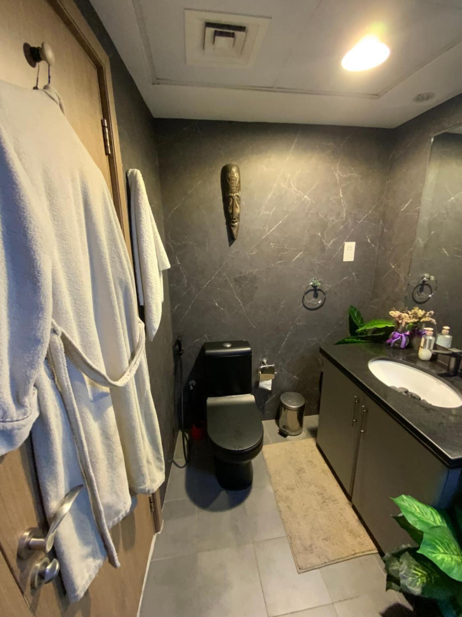 Fully Upgraded Luxurious One Bedroom Between Marina And Jbr Apartment *