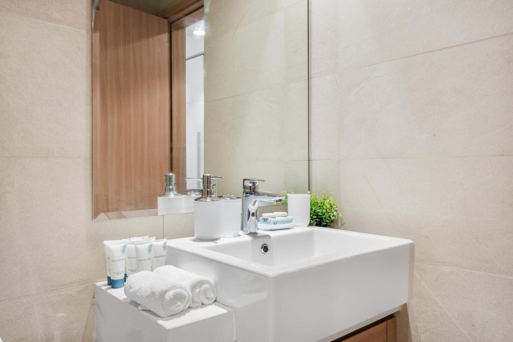 Apartment Golden Dunes In Dubai