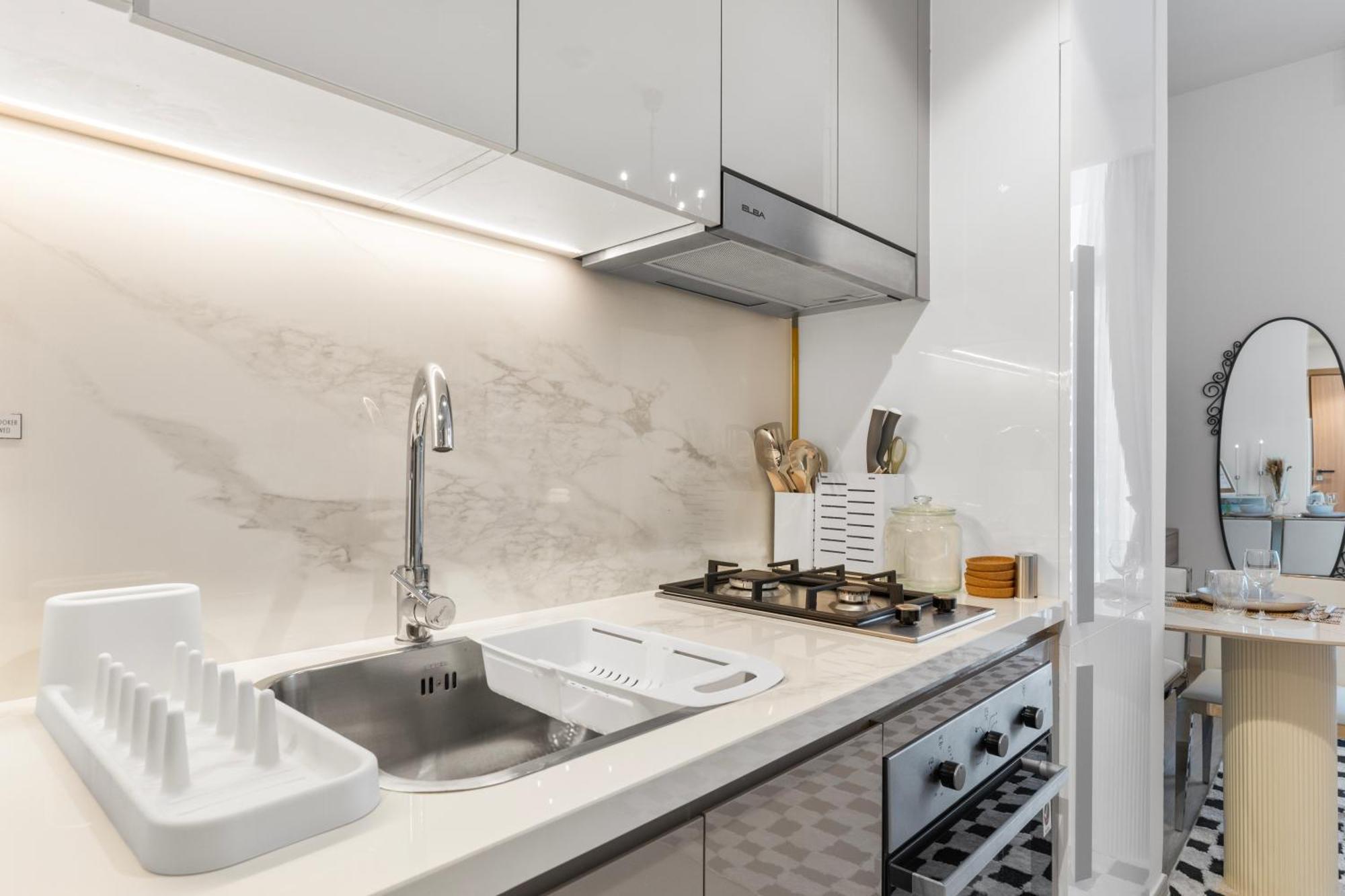 Golden Dunes In Apartment Dubai