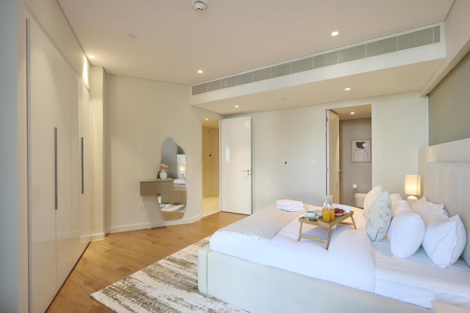 Apartment Livbnb-serene 1b With Private Patio And Ain Views