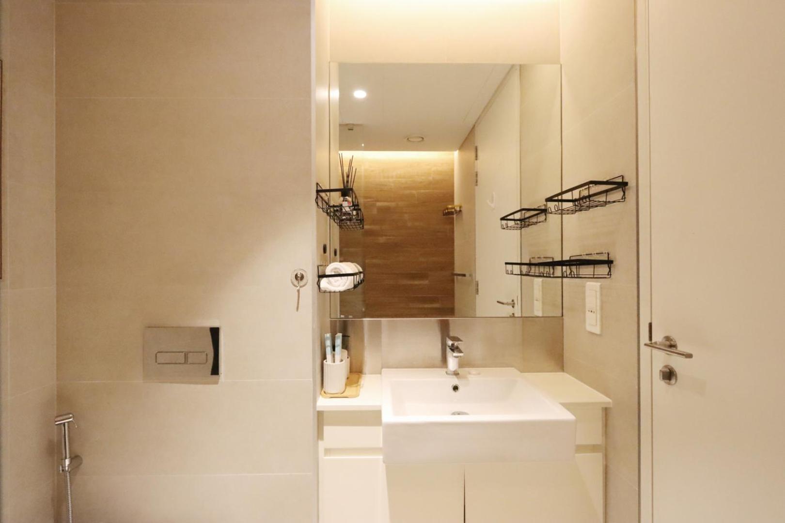 Livbnb-serene 1b With Private Patio And Ain Views * Dubai