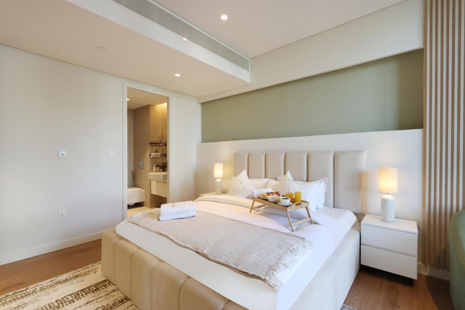Livbnb-serene 1b With Private Patio And Ain Views Apartment