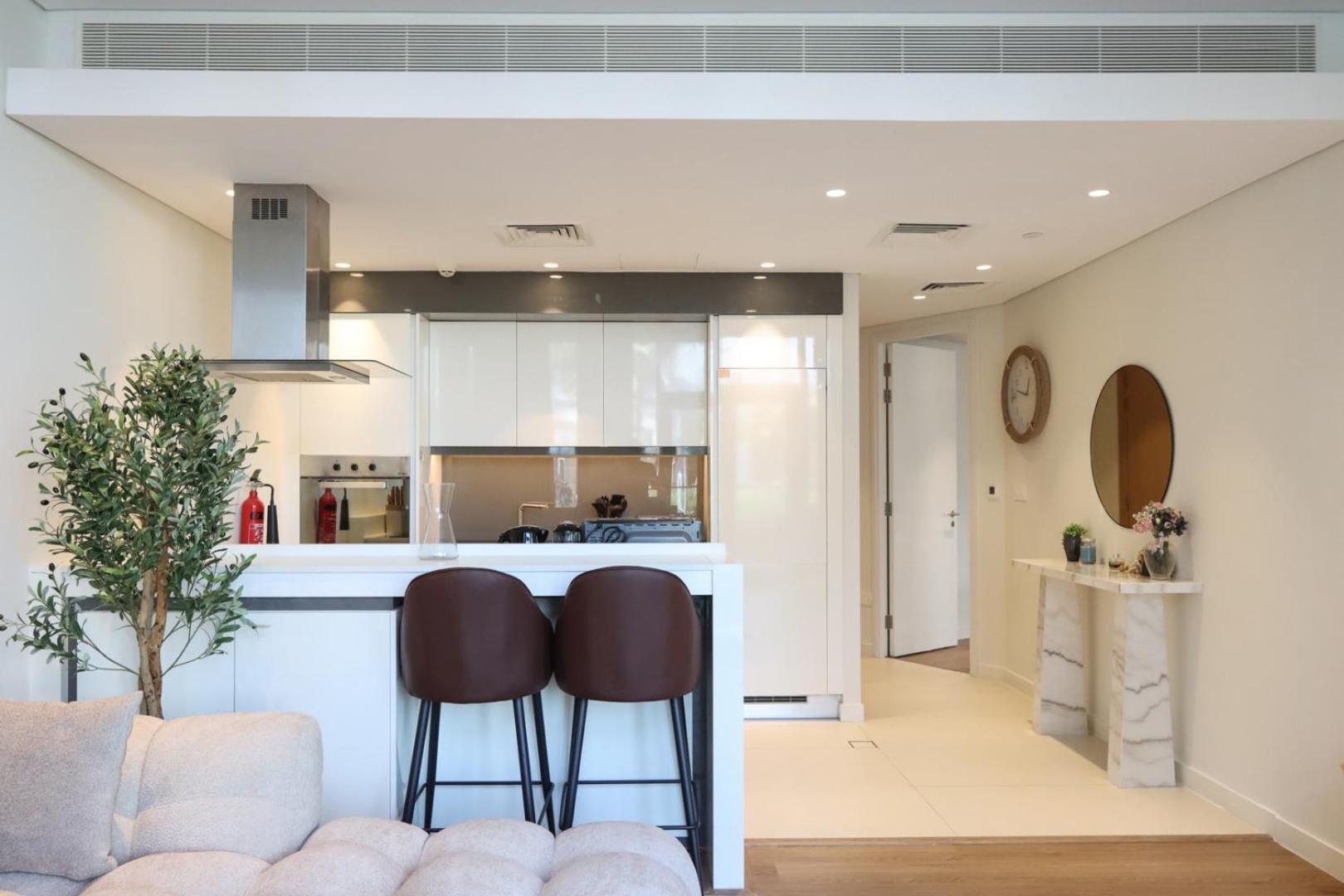 Livbnb-serene 1b With Private Patio And Ain Views