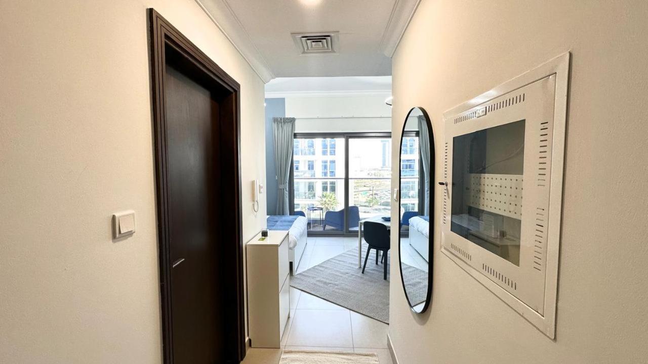 Spacious Luxury Near Mall Of The Emirates With Pool Access