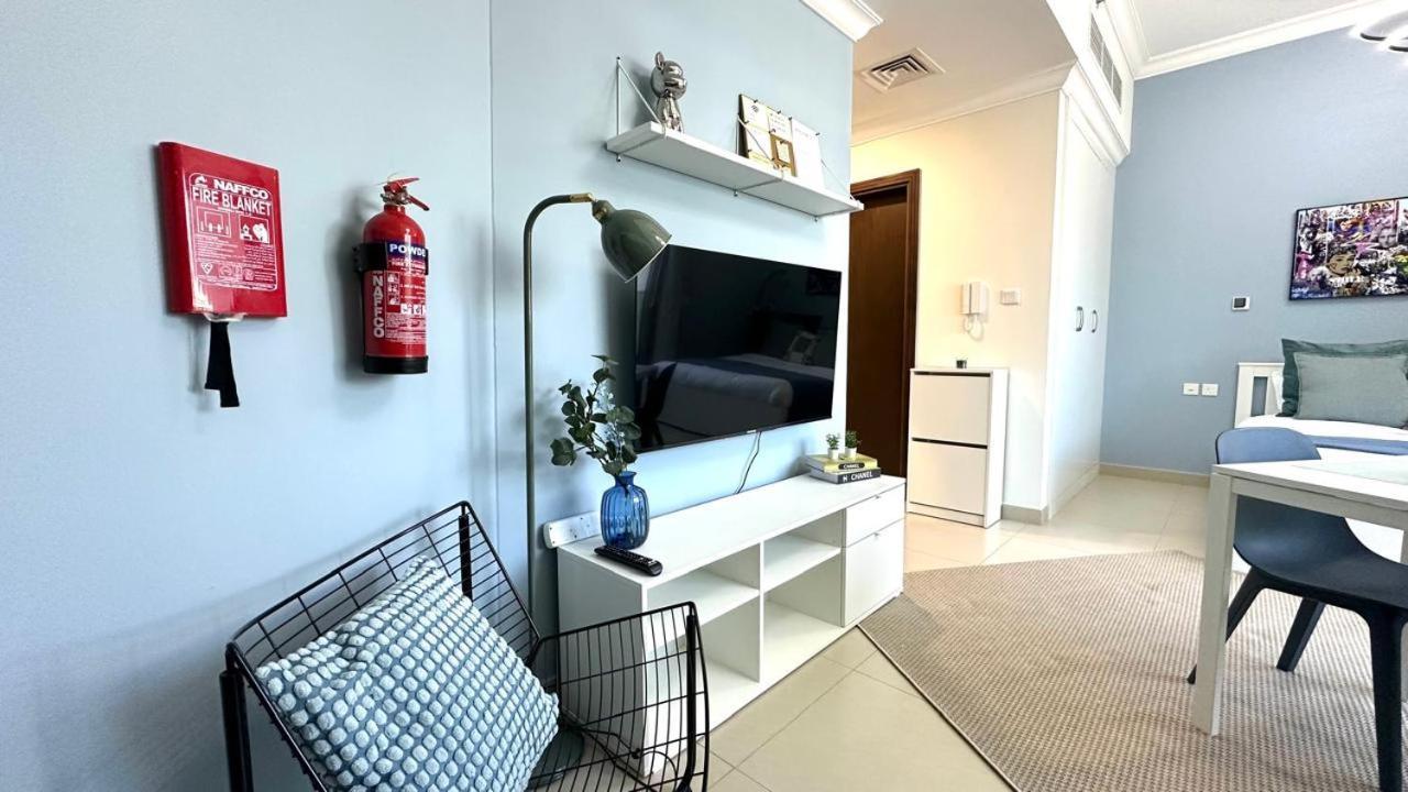Spacious Luxury Near Mall Of The Emirates With Pool Access Apartment Dubai
