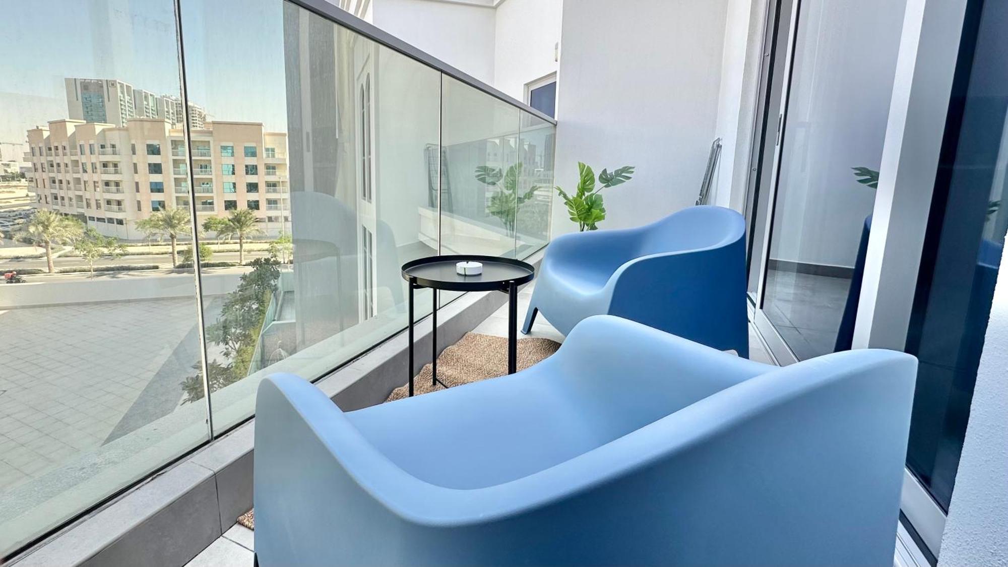 Spacious Luxury Near Mall Of The Emirates With Pool Access