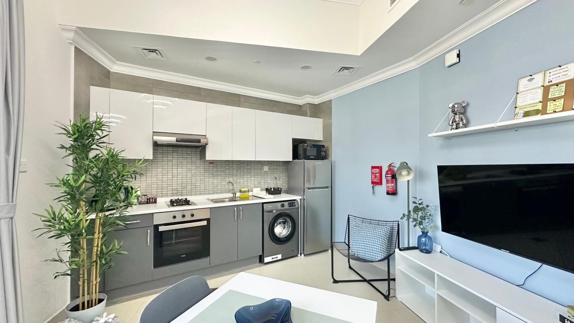 Spacious Luxury Near Mall Of The Emirates With Pool Access Apartment