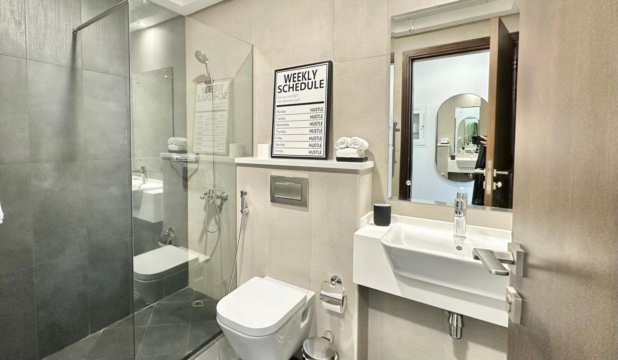 Apartment Spacious Luxury Near Mall Of The Emirates With Pool Access *