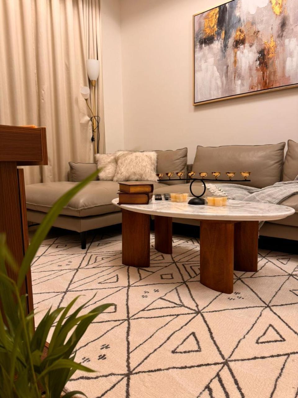 Burj Khalifa View Modern 1bhk With Balcony