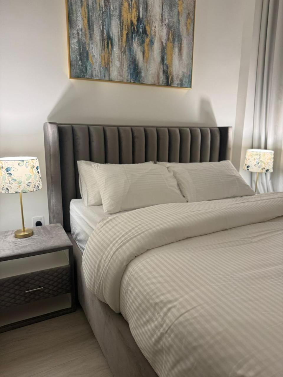 Burj Khalifa View Modern 1bhk With Balcony Apartment *