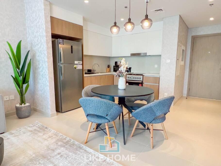Like - 2304 Elite Luxe With Canal View Apartment Dubai