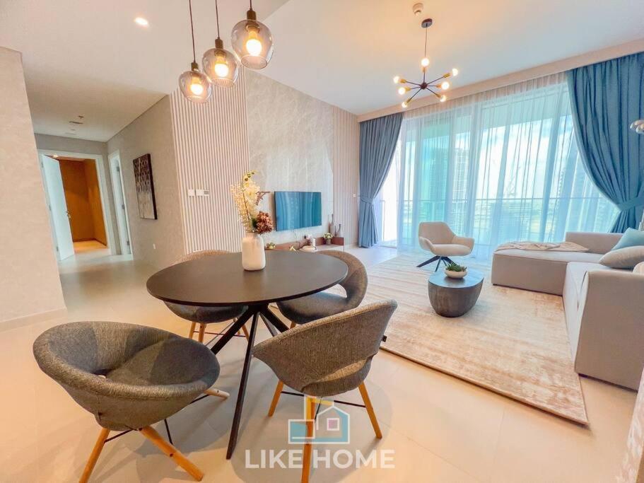Like - 2304 Elite Luxe With Canal View Dubai
