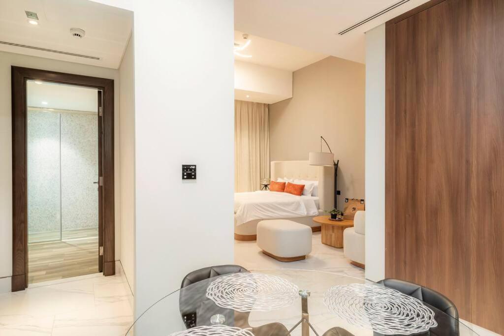 Brand New Chic Dubai