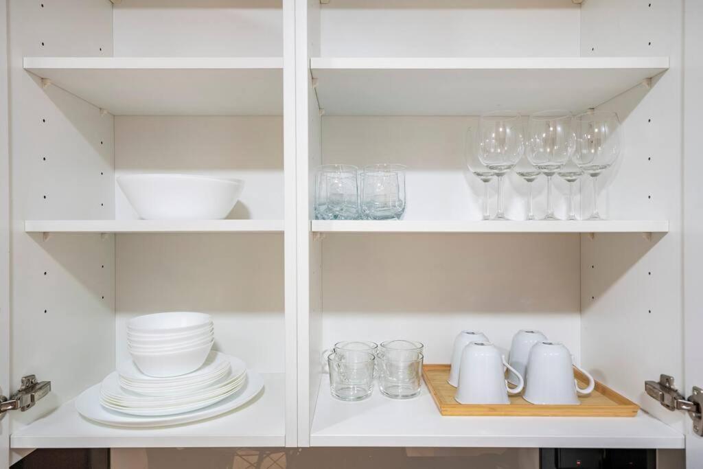 Apartment Brand New Chic