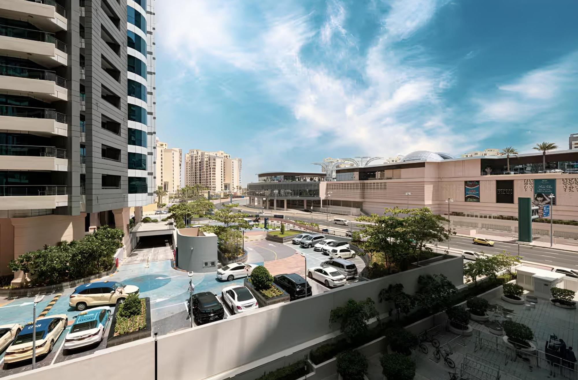 Palm Jumeirah - Private & Free Infinity Pool Apartment