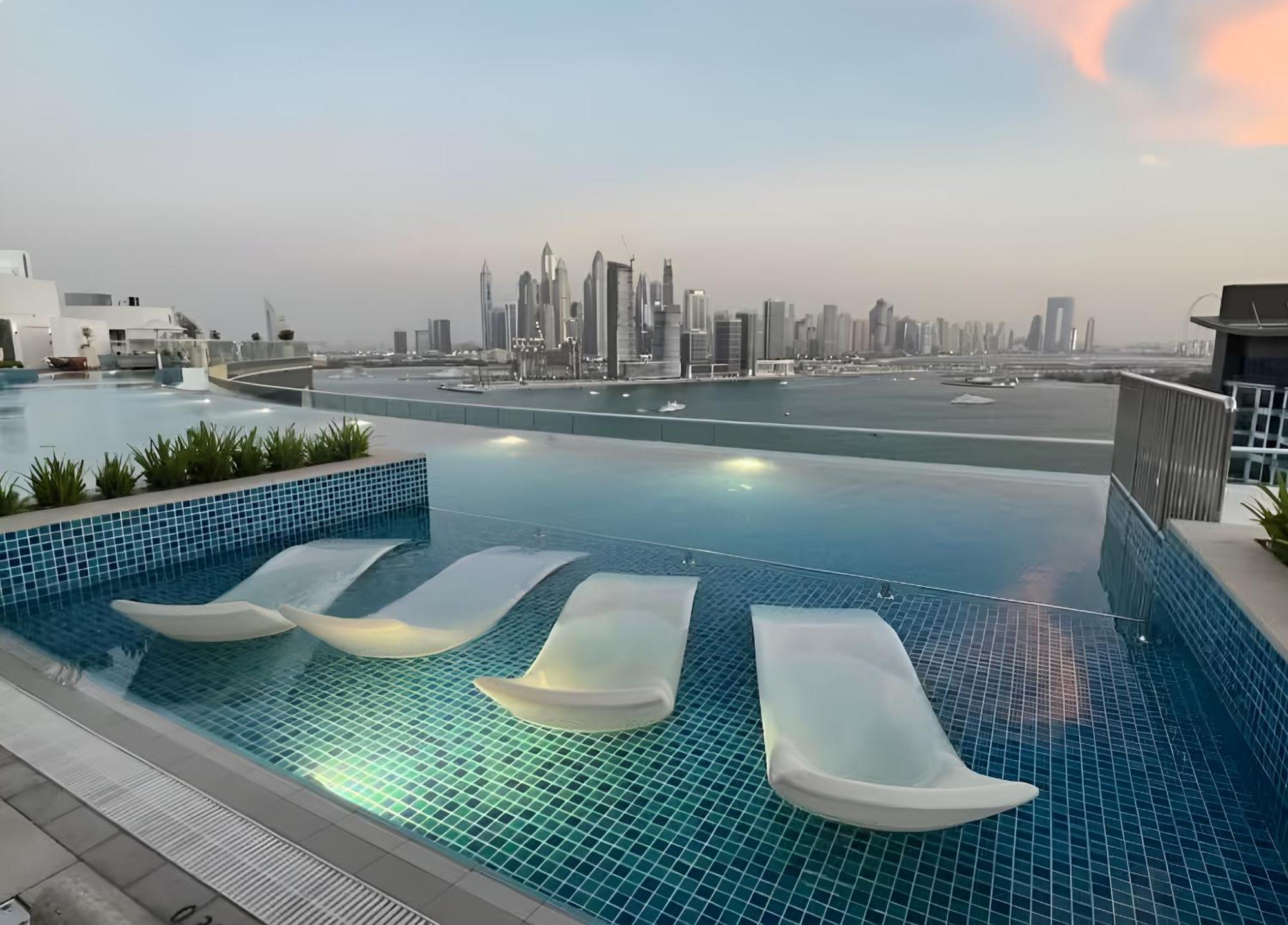 Palm Jumeirah - Private & Free Infinity Pool