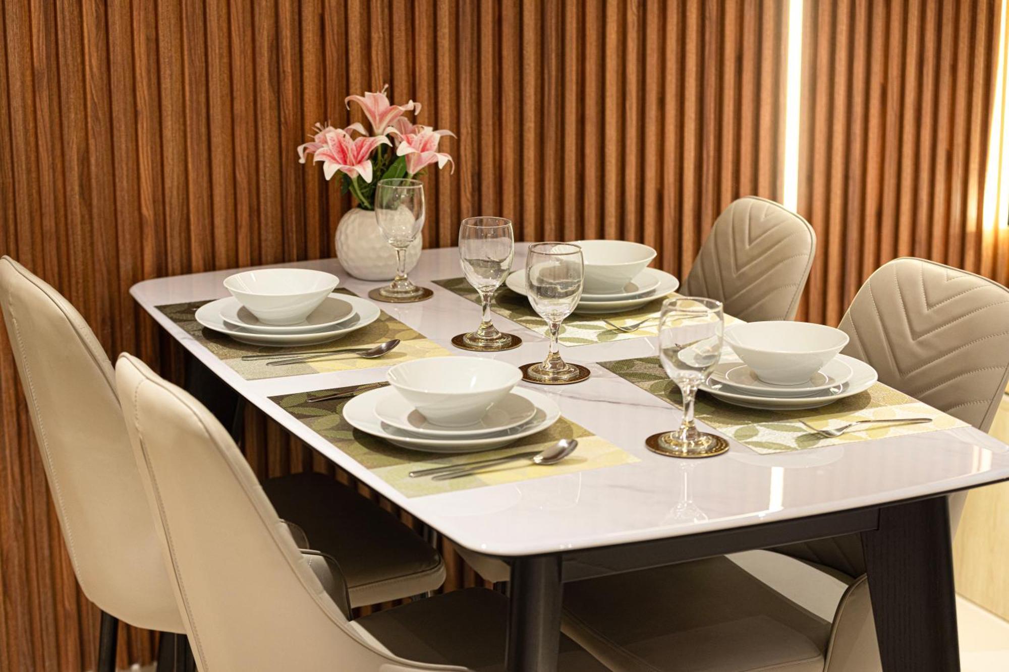 Palm Jumeirah - Private & Free Infinity Pool Apartment Dubai
