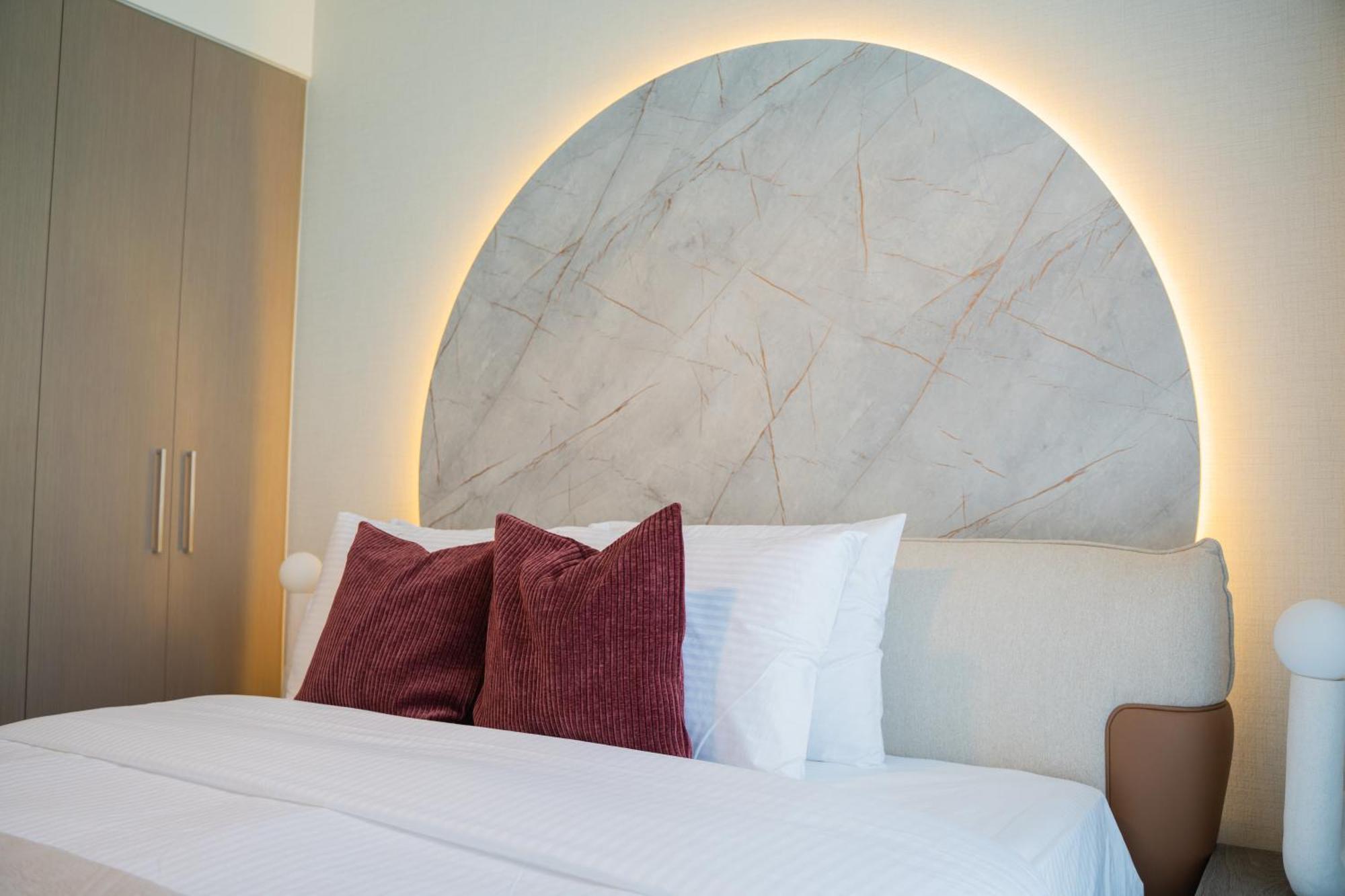 Apartment Tower 1 - Modernized Two Bedroom In Downtown Dubai