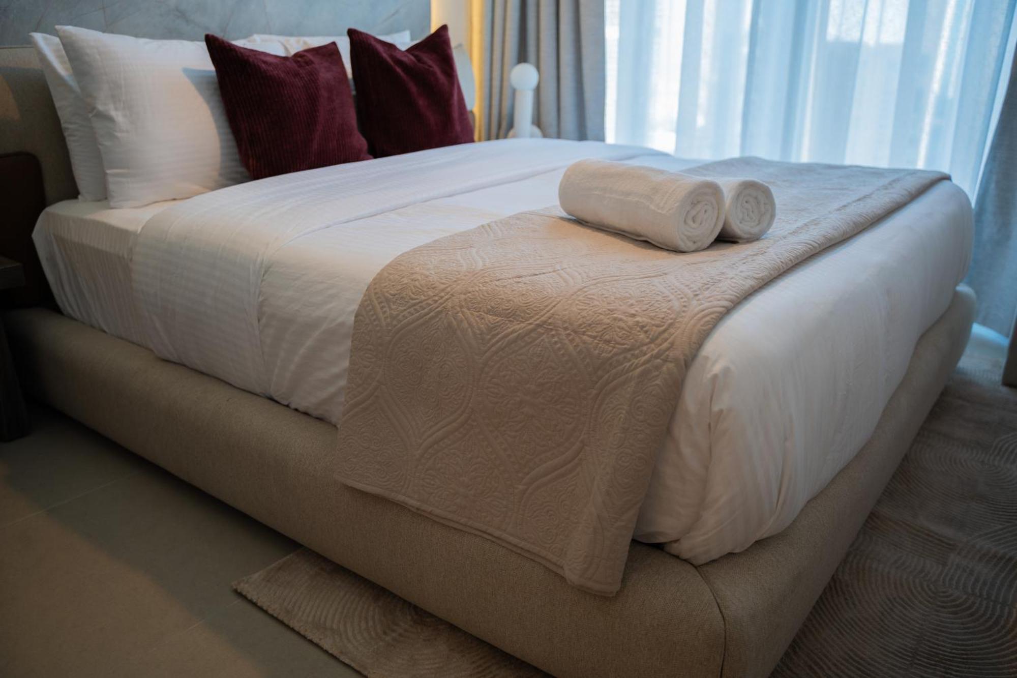 Apartment Tower 1 - Modernized Two Bedroom In Downtown Dubai