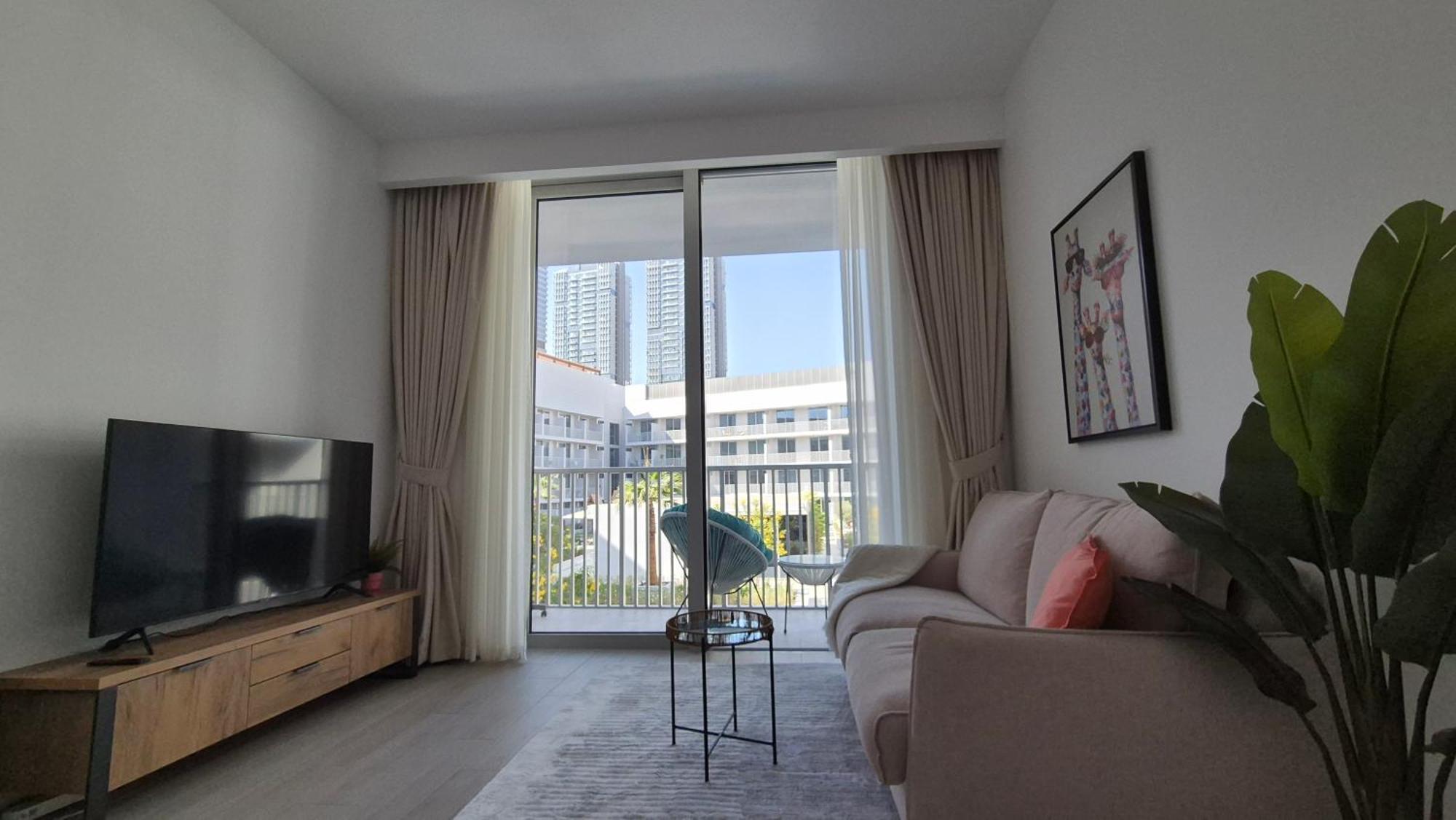 Deluxe - Stylish & Cosy In Luma22 Dubai