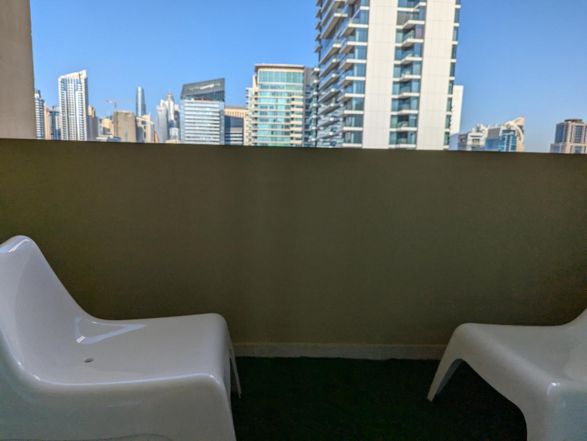 Stunning 2br With Full Marina View Apartment