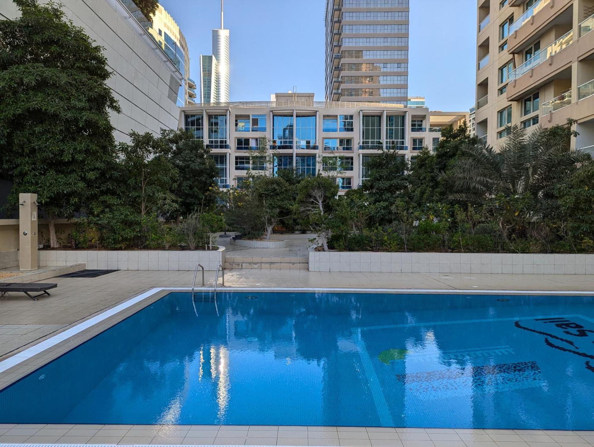 Stunning 2br With Full Marina View Dubai