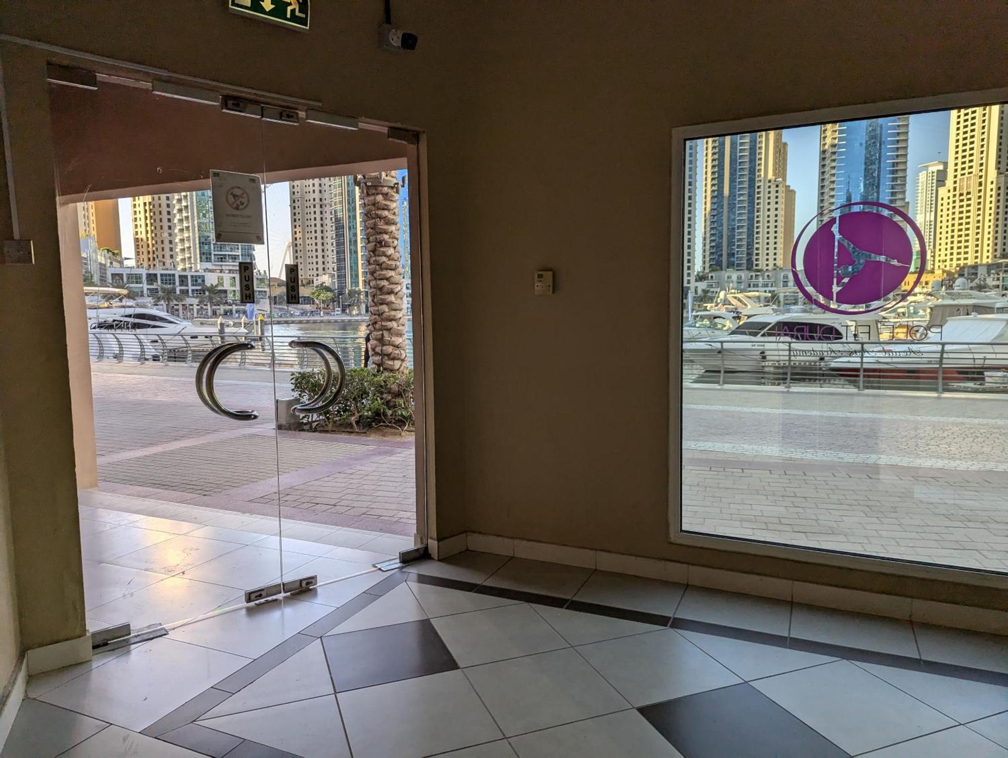 Stunning 2br With Full Marina View Apartment *