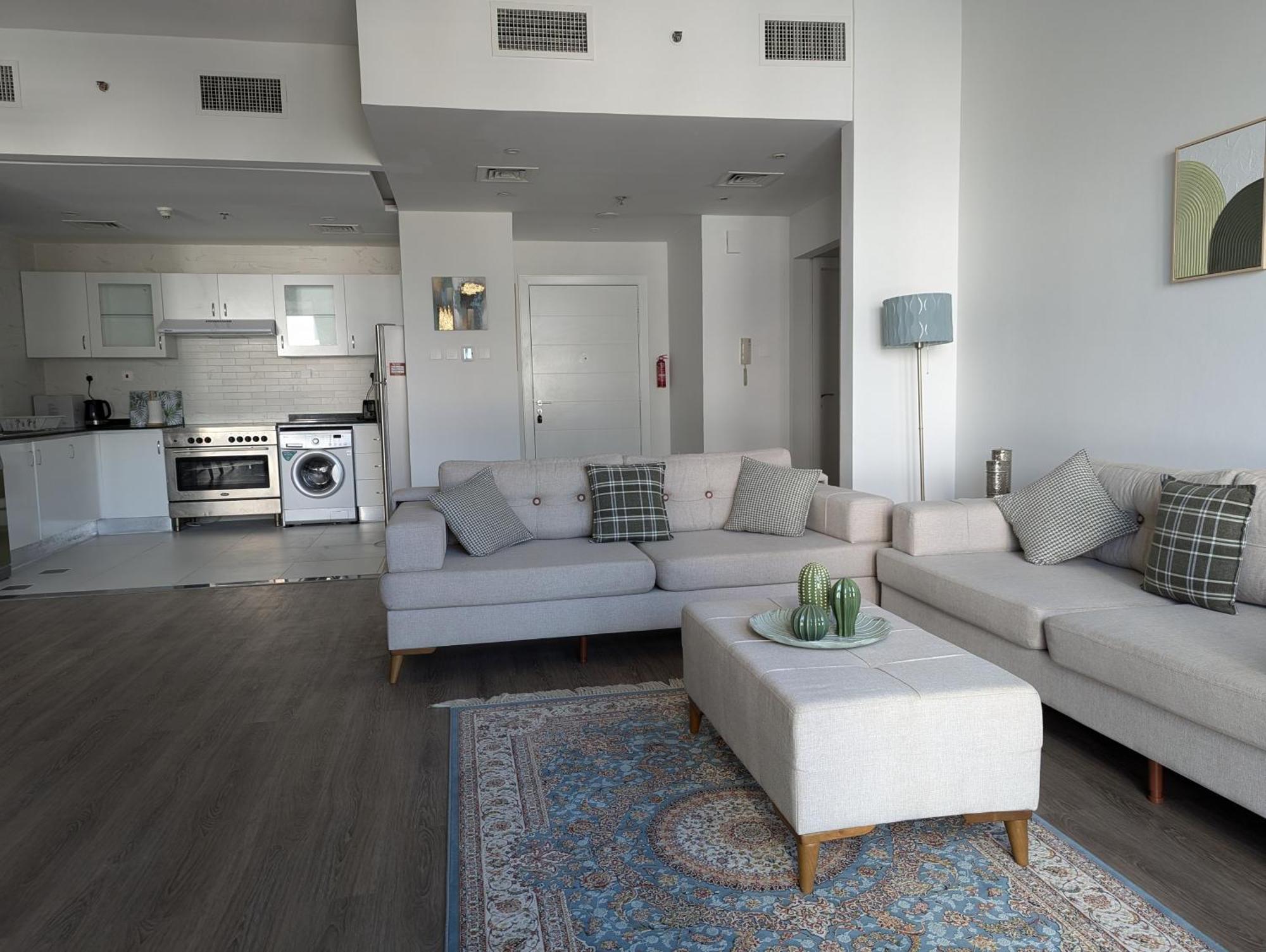Stunning 2br With Full Marina View *