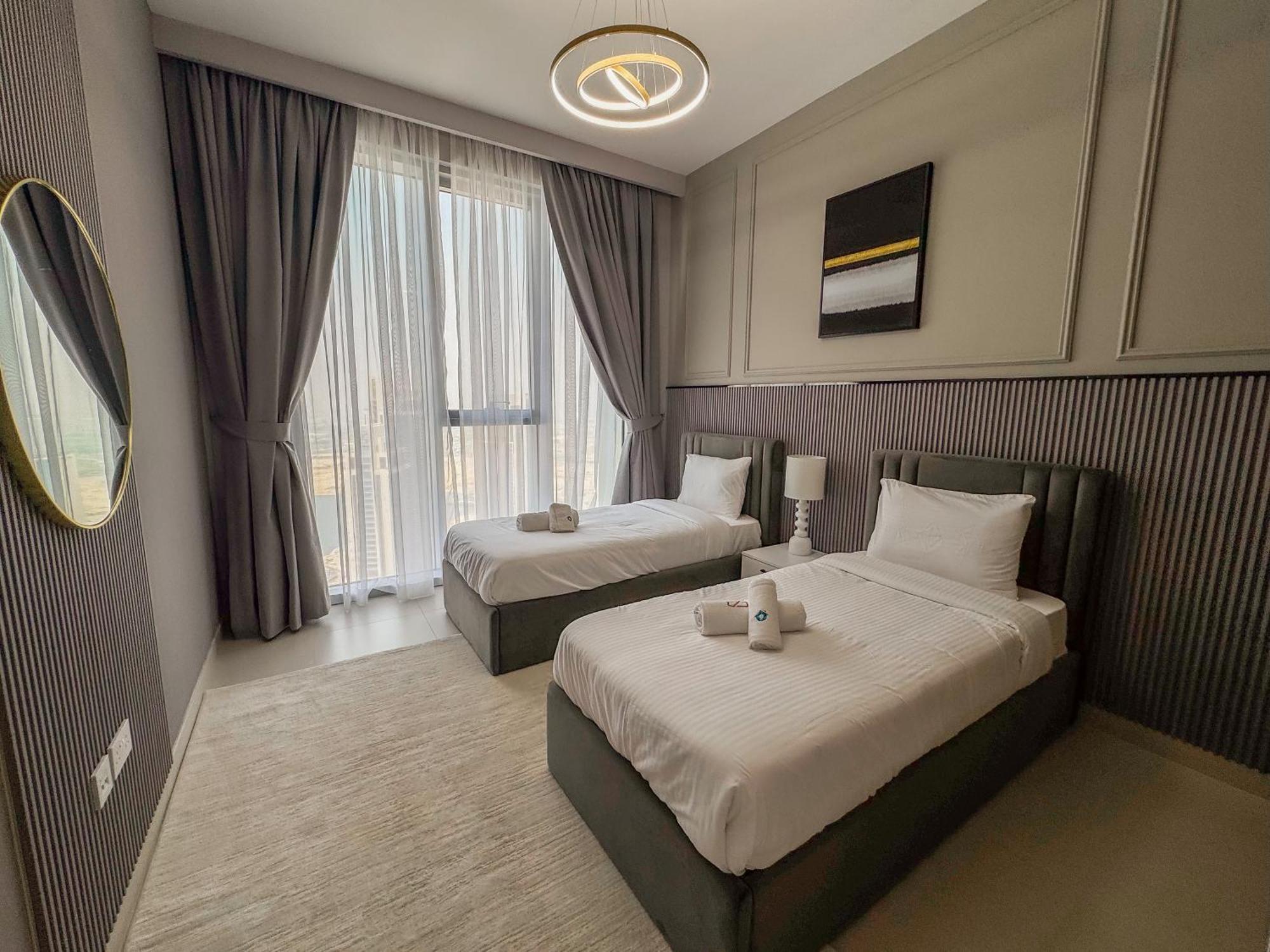 Like - 4104 Contemporary 2bhk With Amazing Views Apartment