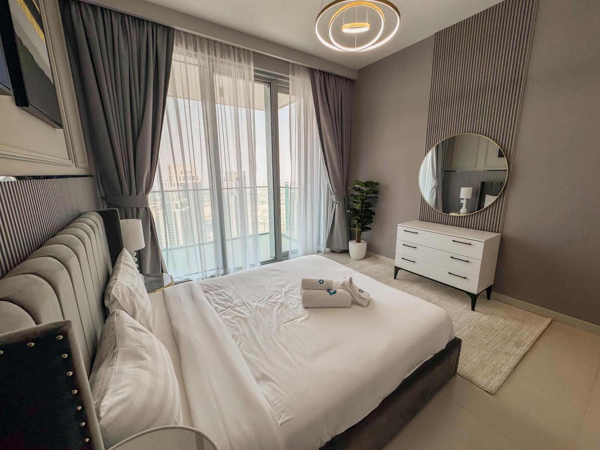 Apartment Like - 4104 Contemporary 2bhk With Amazing Views