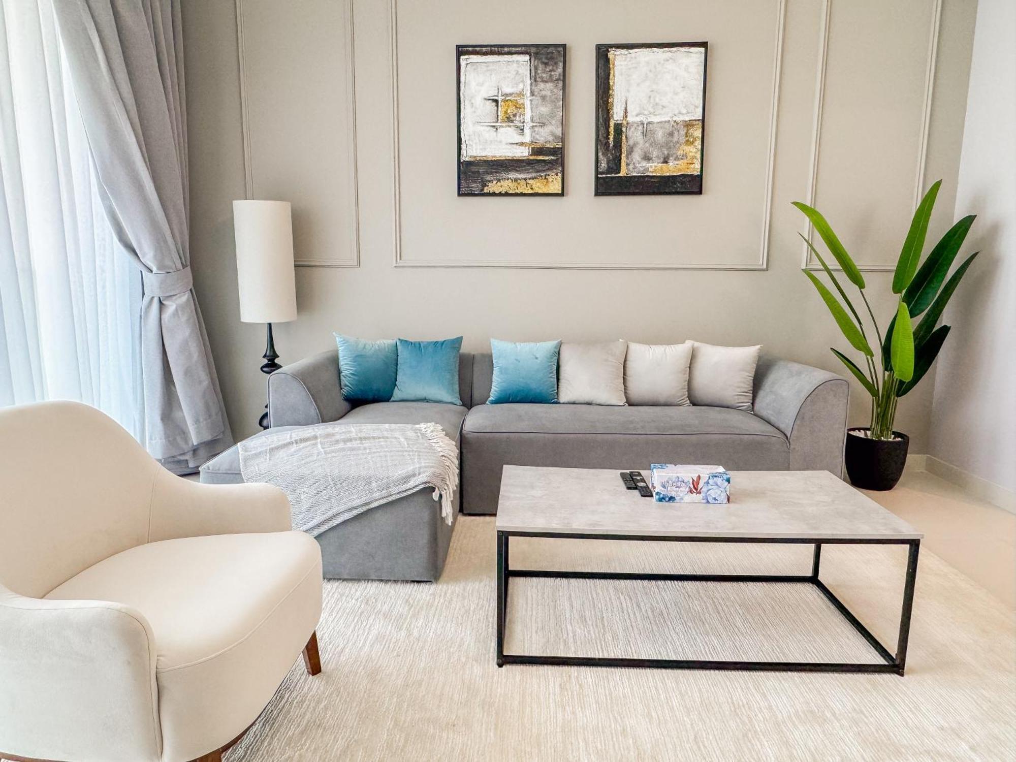 Like - 4104 Contemporary 2bhk With Amazing Views Apartment *