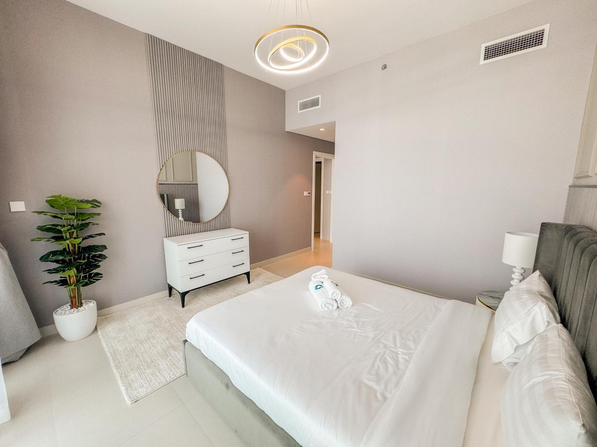 Like - 4104 Contemporary 2bhk With Amazing Views Apartment *