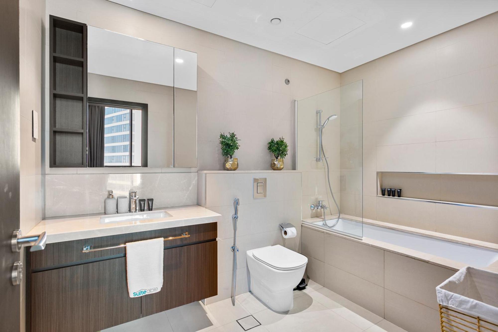 Luxury 1 Bedroom In The Heart Of Famous Downtown * Dubai