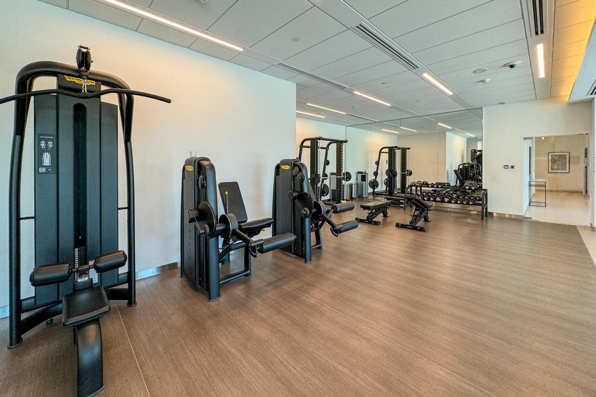 Apartment Luxury 1 Bedroom In The Heart Of Famous Downtown *