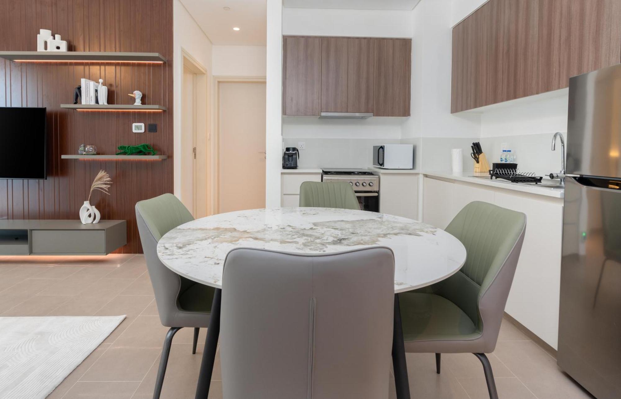 Chic 1br In Park Heights, Hills - Ahlan Hh Apartment *