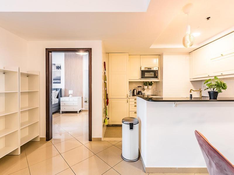 Luxury Modern 1br-concorde Tower 1-jlt Apartment Dubai