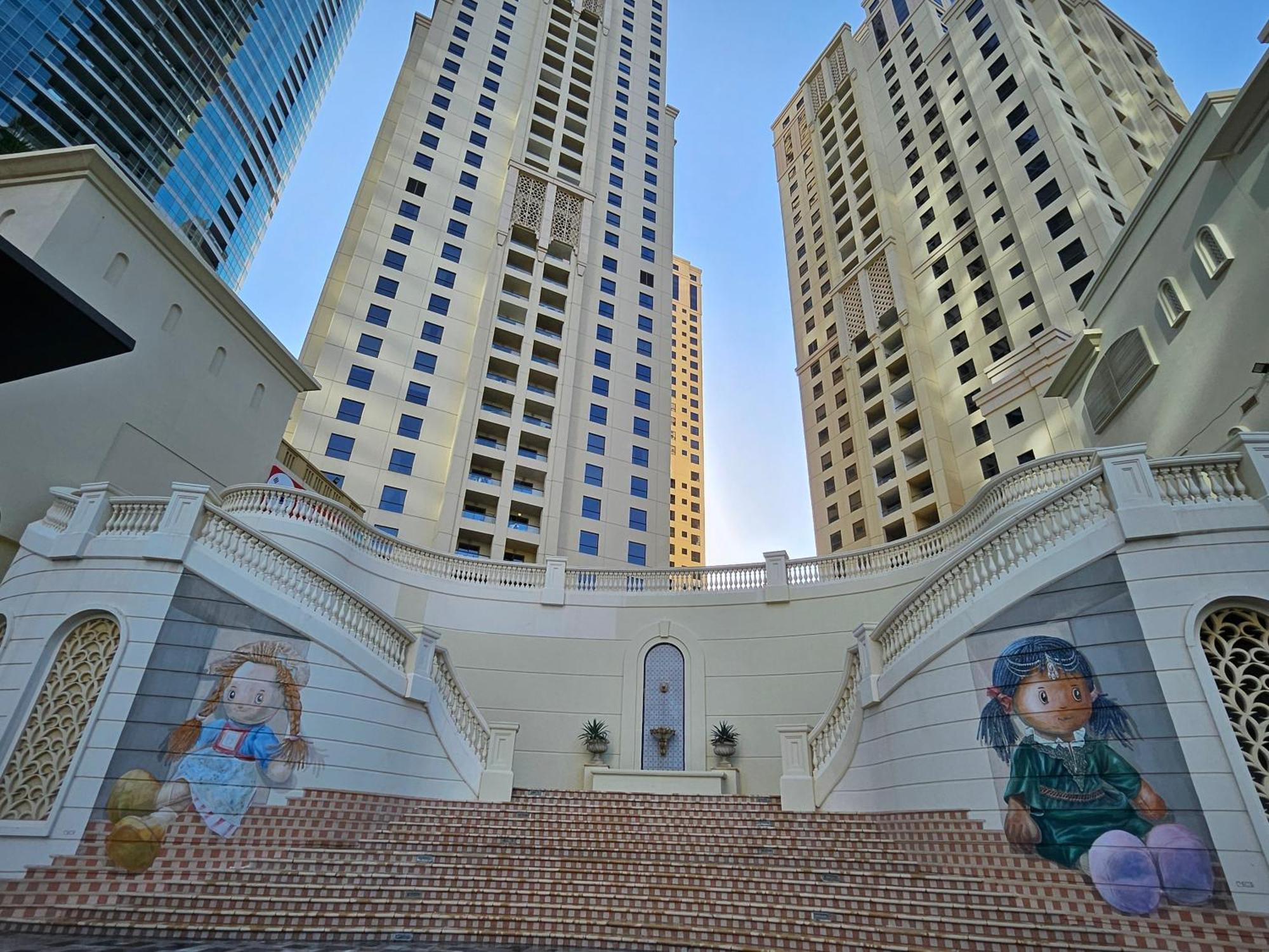 Modern Jbr With & Pool Access - Marina Apartment