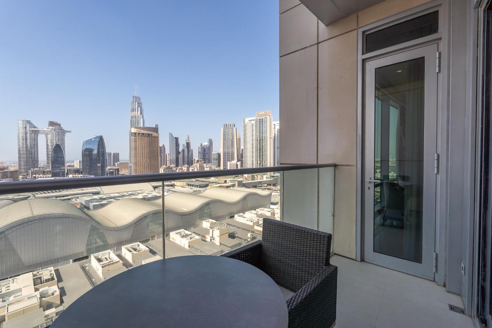 Apartment Downtown Elegance - 1br With Unmatched Burj Khalifa Views *