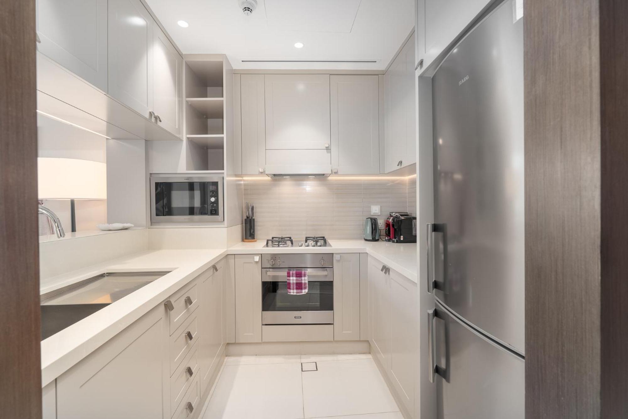 Downtown Elegance - 1br With Unmatched Burj Khalifa Views Apartment *