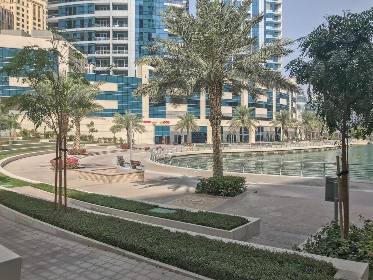 Frank Porter - Marina Quays East Tower Apartment