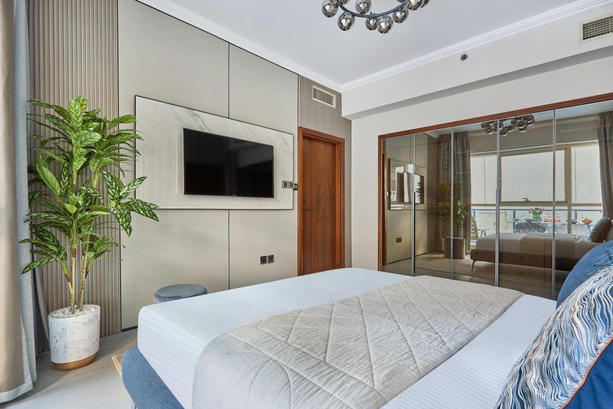 Frank Porter - Marina Quays East Tower Dubai